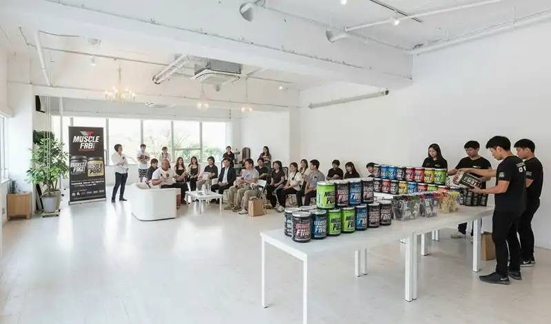 プロテイン販売 × トークイベント 健康志向の幅広い層を惹きつけた週末イベント
